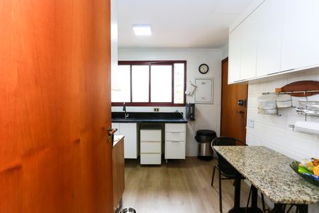 Apartamento à venda com 98m², 2 quartos e 3 vagascozinha 