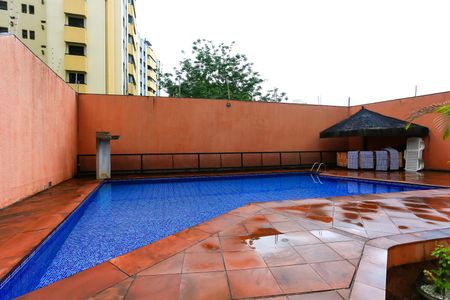 Apartamento à venda com 98m², 2 quartos e 3 vagasÁrea comum - Piscina