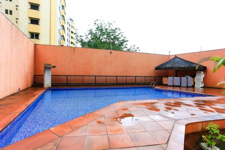 Apartamento à venda com 98m², 2 quartos e 3 vagasÁrea comum - Piscina