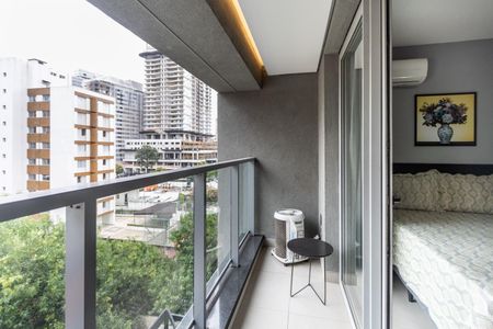 Studio para alugar com 35m², 1 quarto e sem vaga Studio para alugar com 35m², 1 quarto e sem vagaVaranda