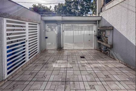 Apartamento à venda com 135m², 2 quartos e 1 vaga Apartamento à venda com 135m², 2 quartos e 1 vagaGaragem