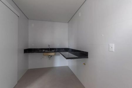 Cozinha de apartamento à venda com 2 quartos, 70m² em Lourdes, Belo Horizonte