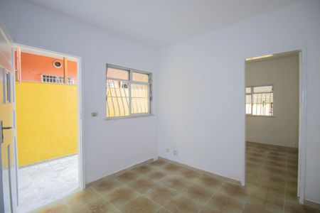Sala de casa para alugar com 1 quarto, 48m² em Colubandê, São Gonçalo