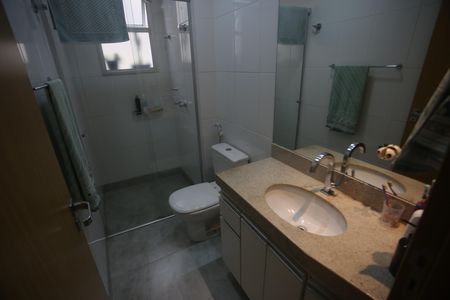 Apartamento à venda com 205m², 3 quartos e 2 vagasBanheiro