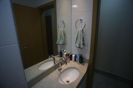 Apartamento à venda com 205m², 3 quartos e 2 vagasBanheiro