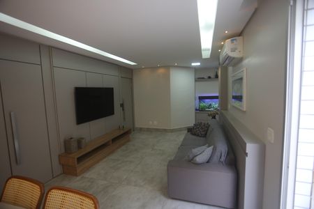 Apartamento à venda com 205m², 3 quartos e 2 vagasSala