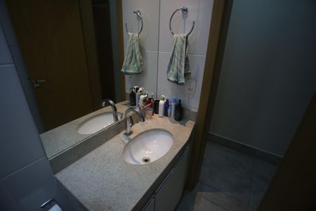Apartamento à venda com 205m², 3 quartos e 2 vagasBanheiro