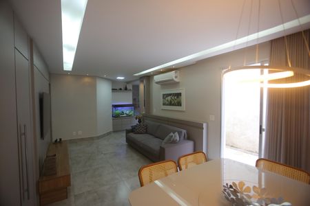 Apartamento à venda com 205m², 3 quartos e 2 vagasSala