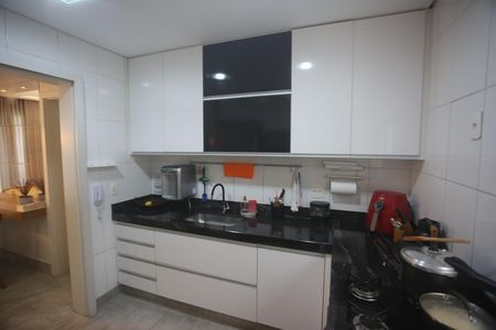 Apartamento à venda com 205m², 3 quartos e 2 vagasCozinha