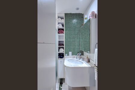 Apartamento à venda com 70m², 2 quartos e 2 vagasBanheiro