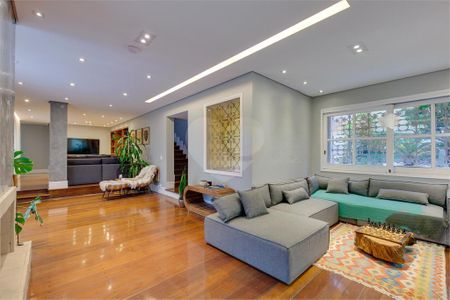 Casa à venda com 4 quartos, 409m² em Jardim Marajoara, São Paulo