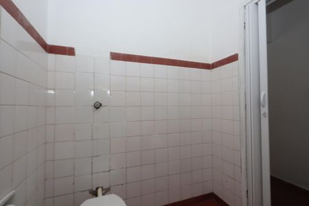Casa à venda com 85m², 2 quartos e 1 vagaBanheiro de baixo