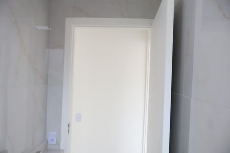 Apartamento para alugar com 41m², 2 quartos e sem vagaBanheiro