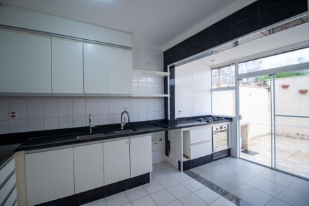 Casa de condomínio para alugar com 105m², 3 quartos e 3 vagas Casa de condomínio para alugar com 105m², 3 quartos e 3 vagasCozinha