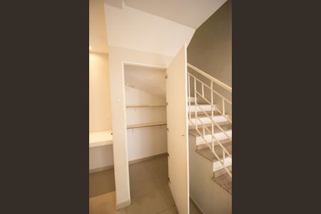 Casa de condomínio para alugar com 105m², 3 quartos e 3 vagas Casa de condomínio para alugar com 105m², 3 quartos e 3 vagasDetalhe Sala