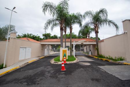 Casa de condomínio para alugar com 105m², 3 quartos e 3 vagas Casa de condomínio para alugar com 105m², 3 quartos e 3 vagasFachada e portaria