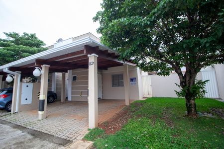 Casa de condomínio para alugar com 105m², 3 quartos e 3 vagas Casa de condomínio para alugar com 105m², 3 quartos e 3 vagasFachada