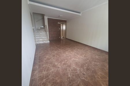 Casa para alugar com 120m², 2 quartos e 3 vagas
