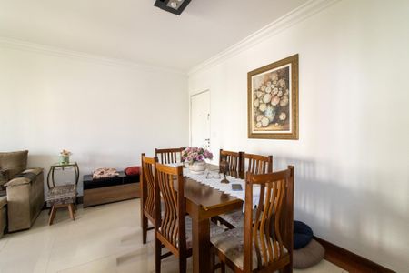 Sala de apartamento à venda com 3 quartos, 82m² em Vila Itapura, Campinas