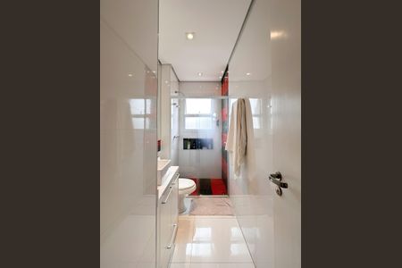 Apartamento à venda com 116m², 3 quartos e 2 vagas Apartamento à venda com 116m², 3 quartos e 2 vagasBanheiro 2 da suíte