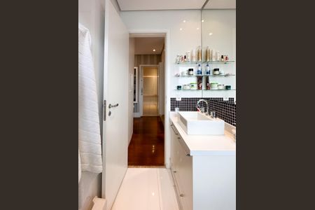 Apartamento à venda com 116m², 3 quartos e 2 vagas Apartamento à venda com 116m², 3 quartos e 2 vagasBanheiro 1 da suíte