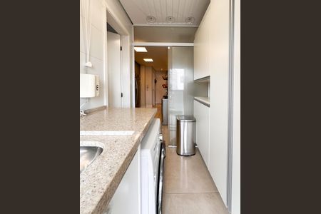 Apartamento à venda com 116m², 3 quartos e 2 vagas Apartamento à venda com 116m², 3 quartos e 2 vagasÁrea de Serviço