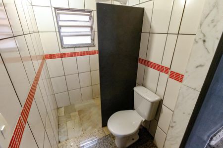 Banheiro de casa para alugar com 1 quarto, 44m² em Vila Tramontano, São Paulo