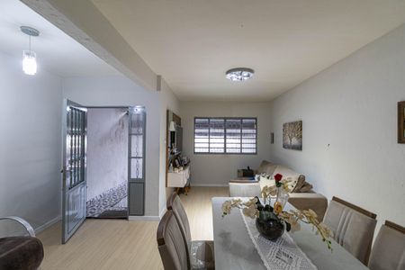 Casa para alugar com 145m², 3 quartos e 2 vagasSala