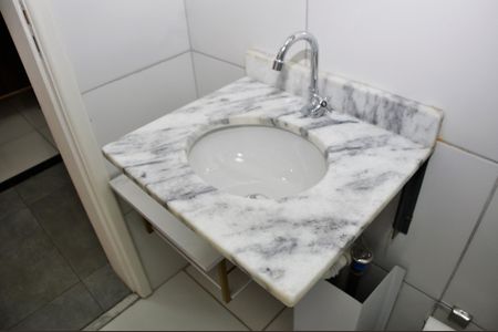 Apartamento para alugar com 38m², 2 quartos e 1 vaga Apartamento para alugar com 38m², 2 quartos e 1 vagaDetalhe - Banheiro Social