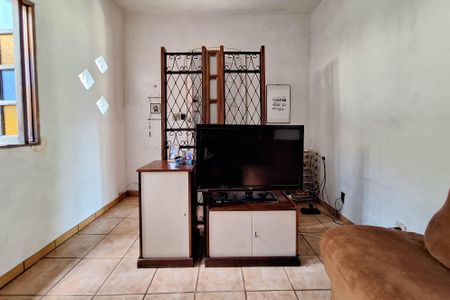 Sala de casa para alugar com 3 quartos, 88m² em Mutondo, São Gonçalo