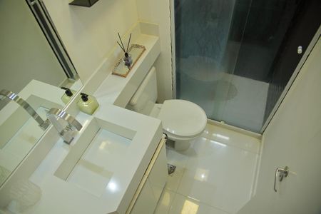 Apartamento para alugar com 65m², 2 quartos e 1 vagaSuíte - Banheiro 