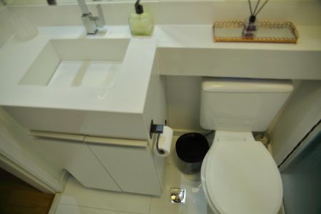 Apartamento para alugar com 65m², 2 quartos e 1 vagaSuíte - Banheiro 