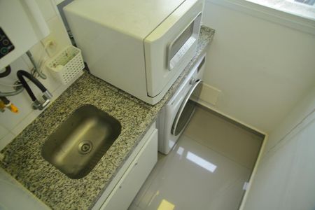 Apartamento para alugar com 65m², 2 quartos e 1 vagaÁrea de Serviço