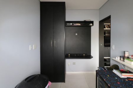 Apartamento à venda com 150m², 3 quartos e 3 vagas Apartamento à venda com 150m², 3 quartos e 3 vagasEscritório