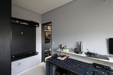 Apartamento à venda com 150m², 3 quartos e 3 vagas Apartamento à venda com 150m², 3 quartos e 3 vagasEscritório