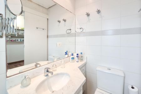 Apartamento à venda com 123m², 3 quartos e 3 vagas Apartamento à venda com 123m², 3 quartos e 3 vagasBanheiro da Suíte 1