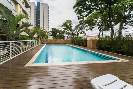 Apartamento à venda com 123m², 3 quartos e 3 vagas Apartamento à venda com 123m², 3 quartos e 3 vagasÁrea comum - Piscina