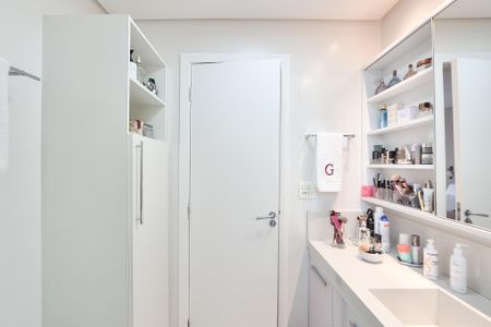 Apartamento à venda com 123m², 3 quartos e 3 vagas Apartamento à venda com 123m², 3 quartos e 3 vagasBanheiro da Suíte 2