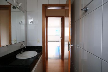 Apartamento à venda com 140m², 4 quartos e 3 vagas Apartamento à venda com 140m², 4 quartos e 3 vagasBanheiro