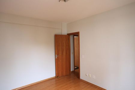 Apartamento à venda com 140m², 4 quartos e 3 vagas Apartamento à venda com 140m², 4 quartos e 3 vagasSuíte