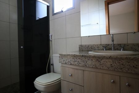 Apartamento à venda com 140m², 4 quartos e 3 vagas Apartamento à venda com 140m², 4 quartos e 3 vagasBanheiro da Suíte 1