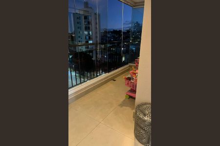 Apartamento à venda com 63m², 2 quartos e 1 vagaVaranda