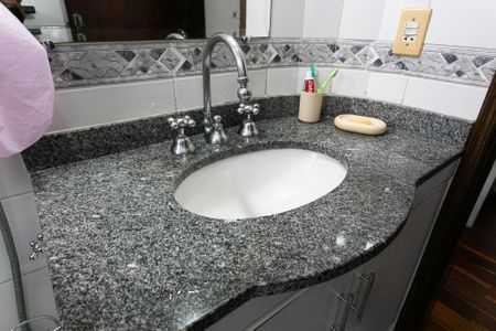 Casa à venda com 120m², 3 quartos e 3 vagasBanheiro da Suíte