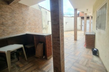 Casa à venda com 160m², 3 quartos e 5 vagasEspaço Gourmet e Garagem 