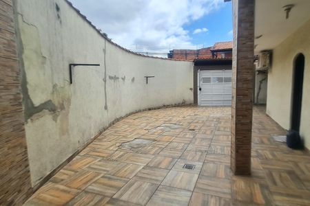 Casa à venda com 160m², 3 quartos e 5 vagasQuintal e garagem 
