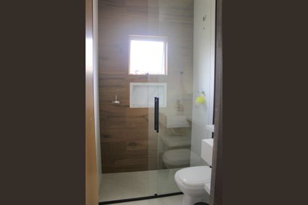 Casa à venda com 160m², 3 quartos e 5 vagasBanheiro da Suíte 