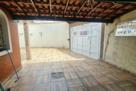 Casa à venda com 160m², 3 quartos e 5 vagasQuintal e garagem 
