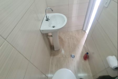 Casa à venda com 160m², 3 quartos e 5 vagasBanheiro externo 