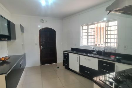 Casa à venda com 160m², 3 quartos e 5 vagasCozinha 