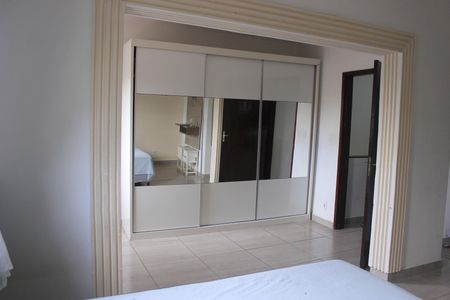 Casa à venda com 160m², 3 quartos e 5 vagasSuíte 